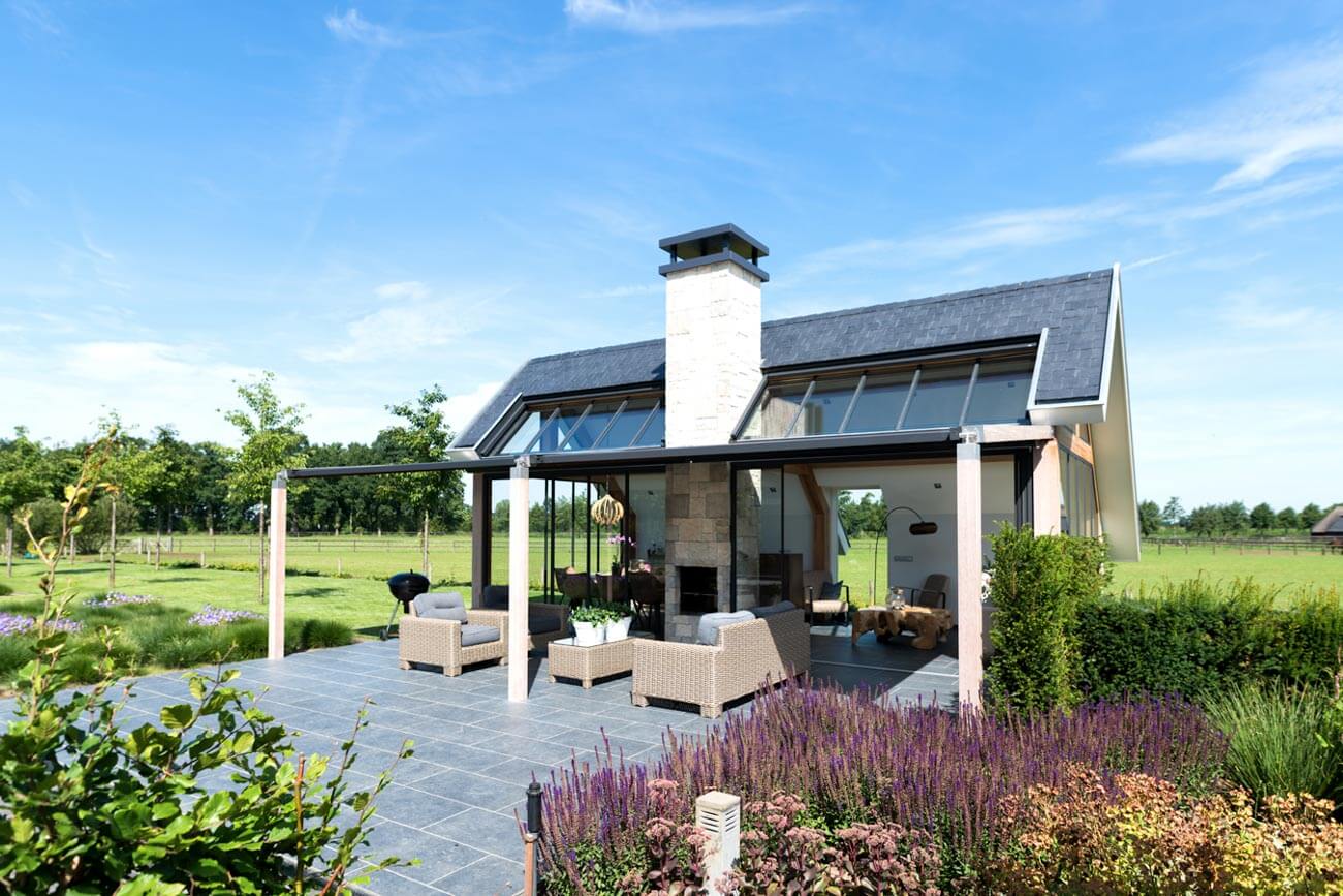 Moderne houten tuinkamer Lunteren