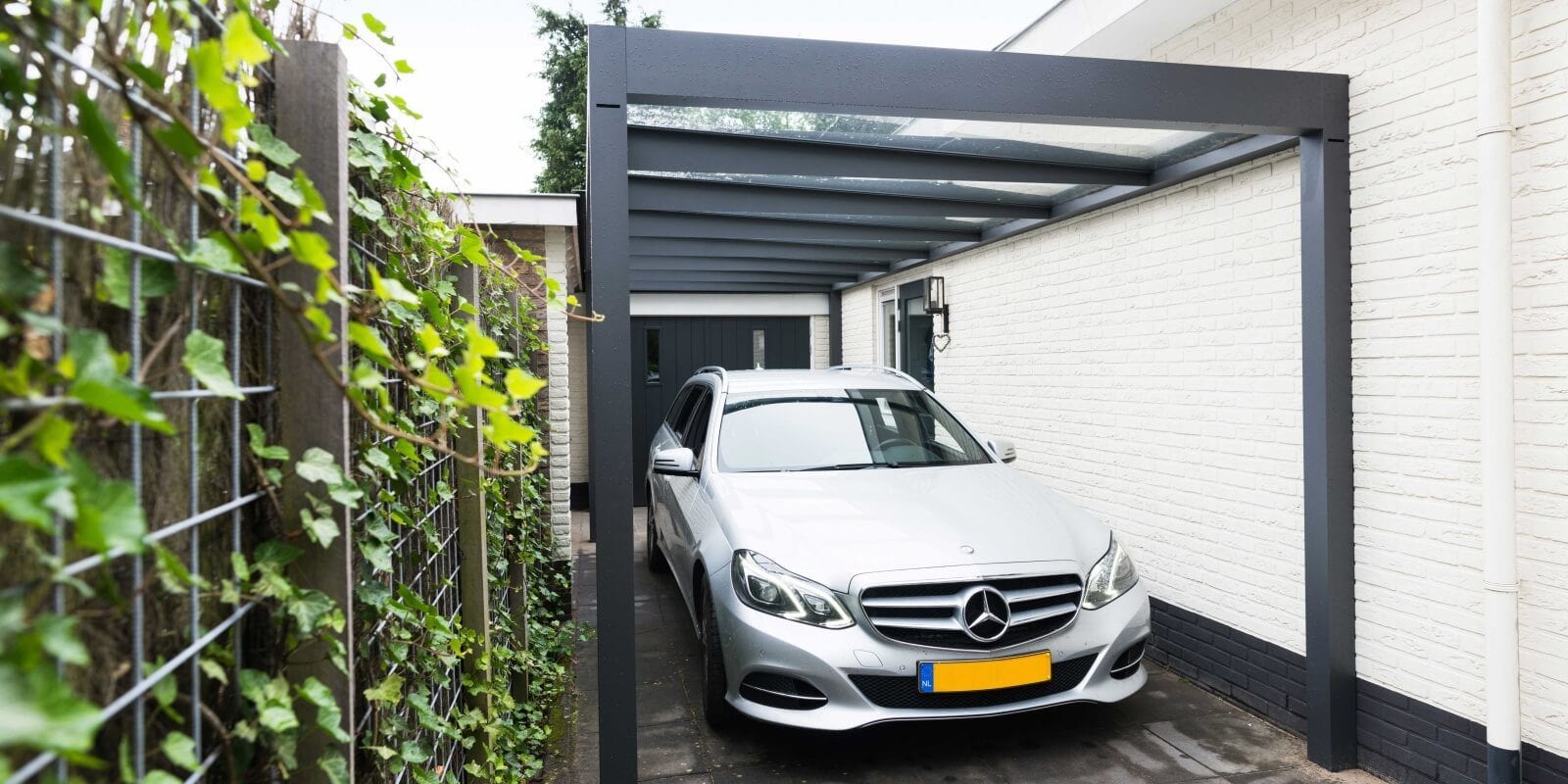 Luxe carport